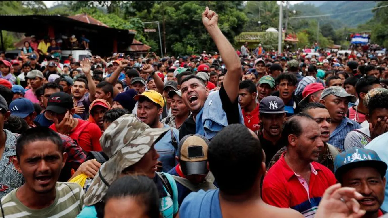 Migránsok lerombolták a határkerítést