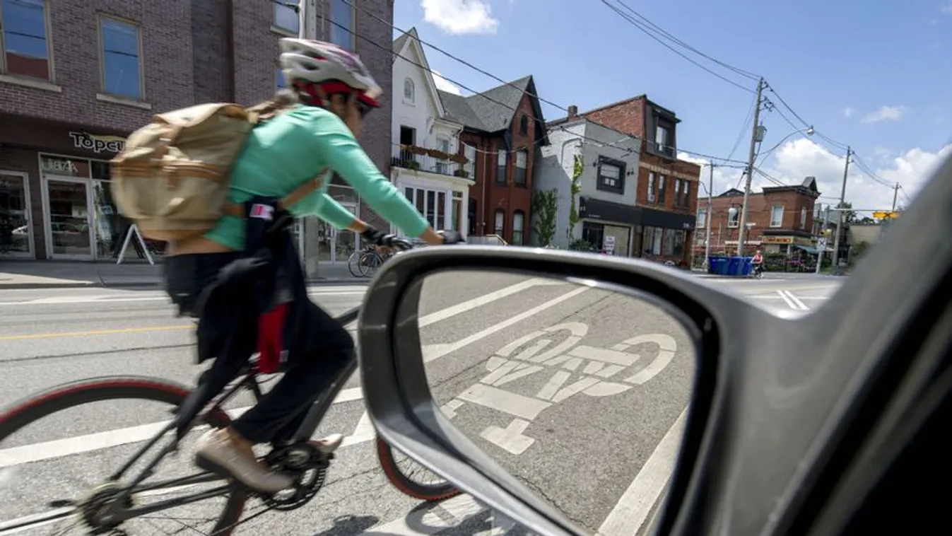 Másfél méter a bringásoknak: módosulhat a KRESZ