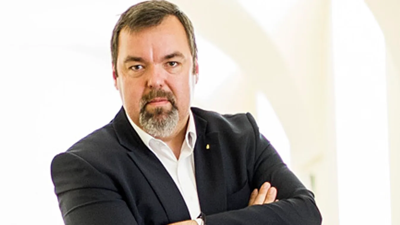 Nem a színház, csak a rendszer szűnik meg