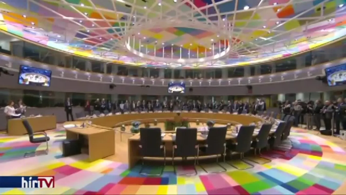 Orbán Viktor kiáll Manfred Weber mellett