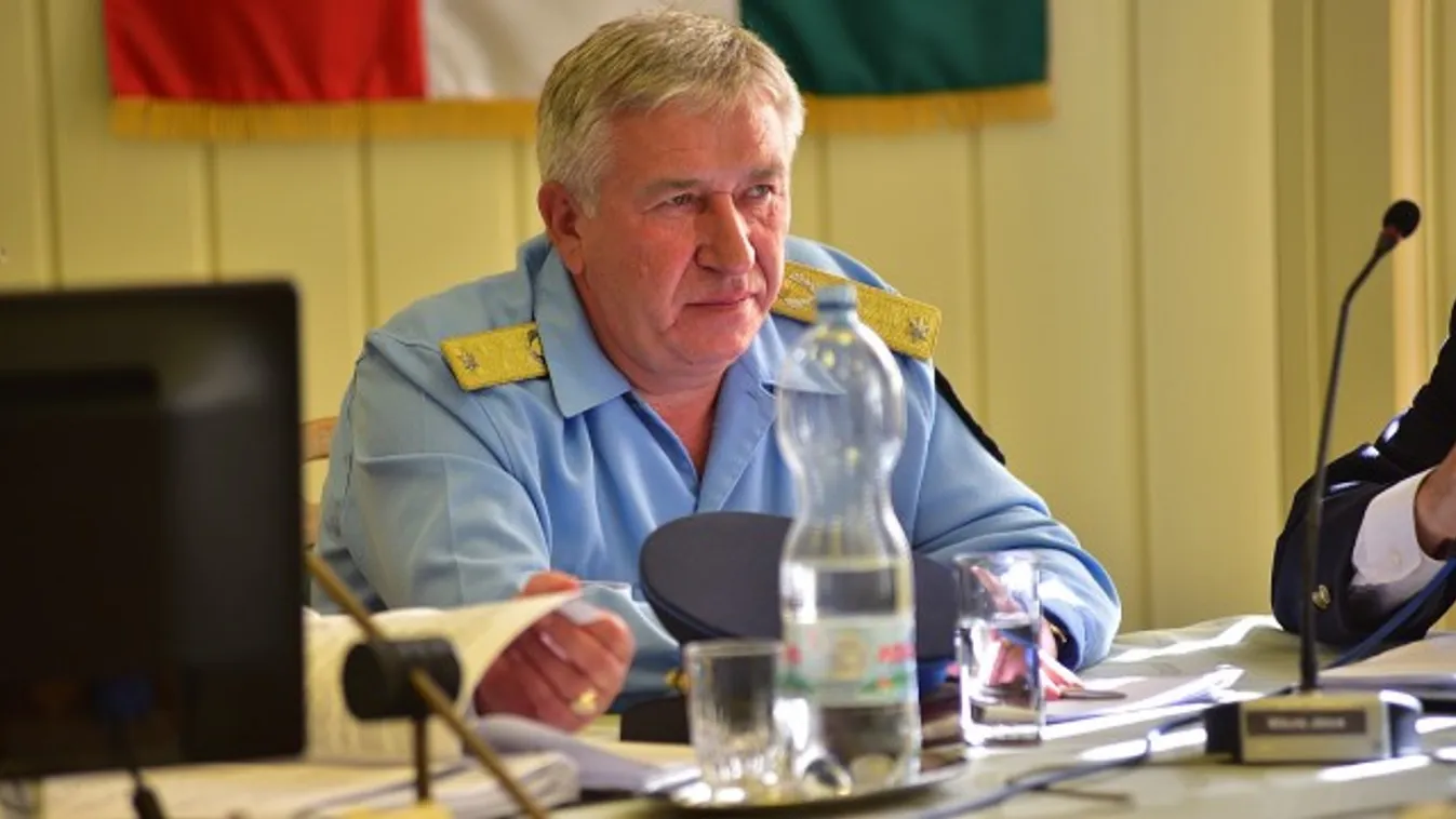 Dakos József szolgálati helyet vált