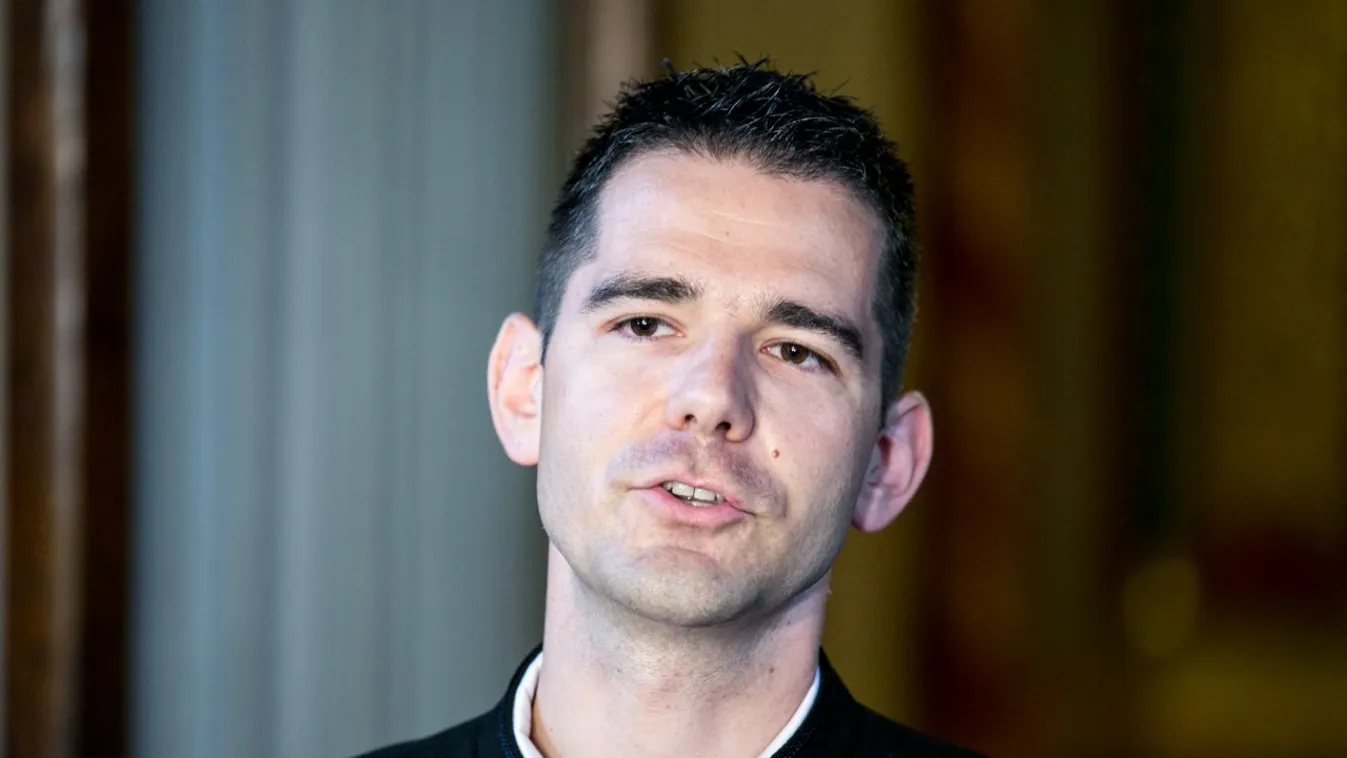 Novák Előd: nem lehet méltósággal megemlékezni 1956-ról