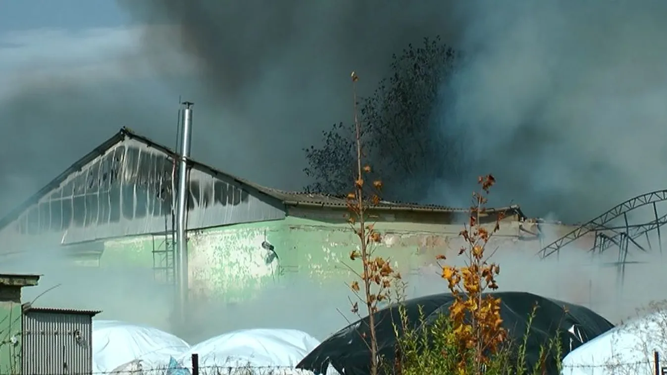 Kigyulladt egy raktár