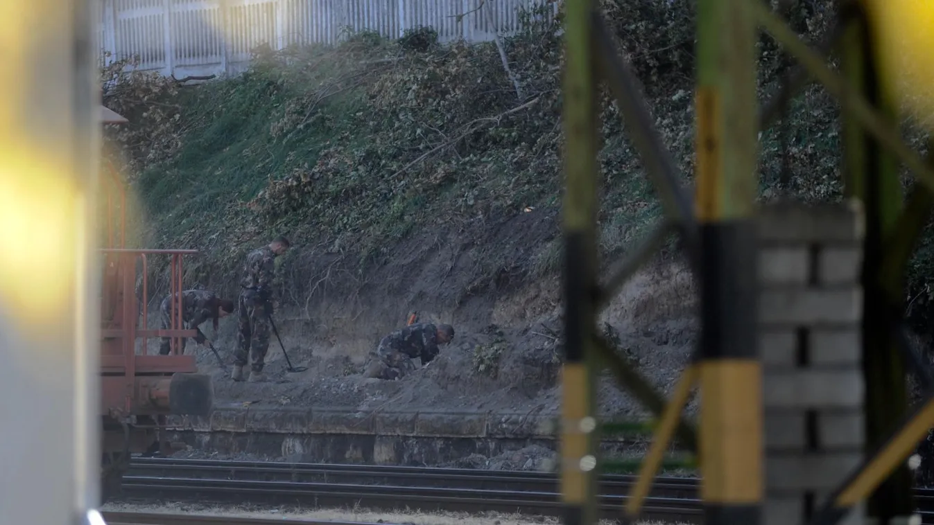 Bombát találtak a Délinél