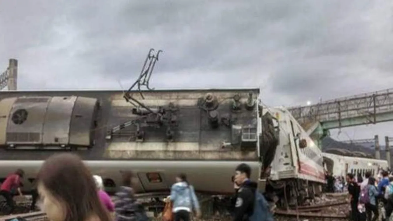 Kanyarban sodródott ki a horrorvonat