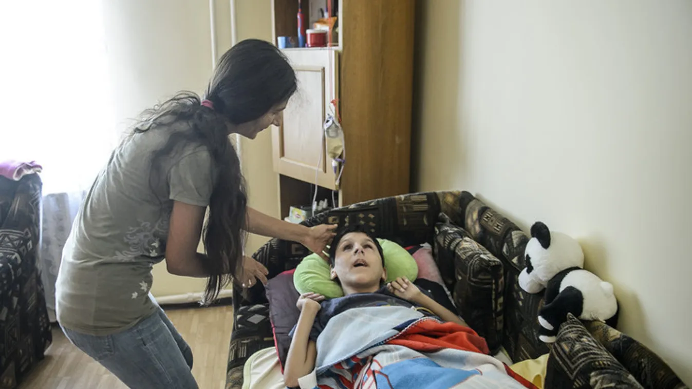 A kormány lépett: növelik az ápolási díjat