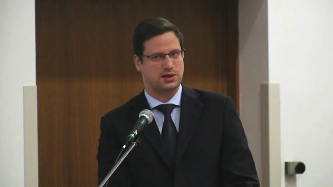 Béremelésről beszélt a kancelláriaminiszter