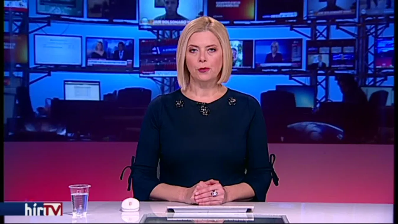 A tengerbe zuhant egy utasszállító