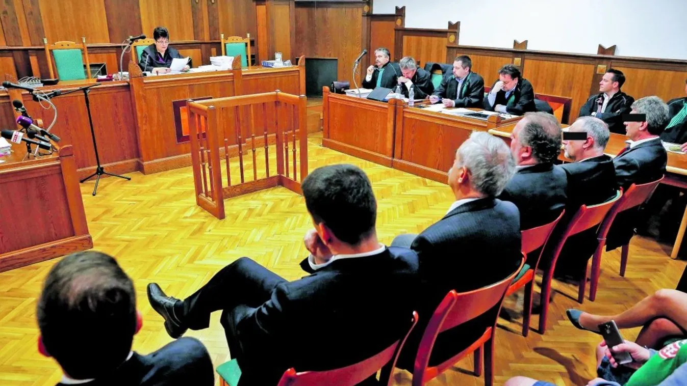 Botka László munkatársainak távozniuk kell