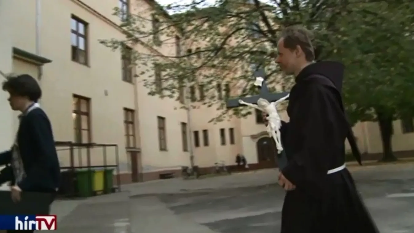 Közel 70 év után került vissza az eltűntnek hitt feszület