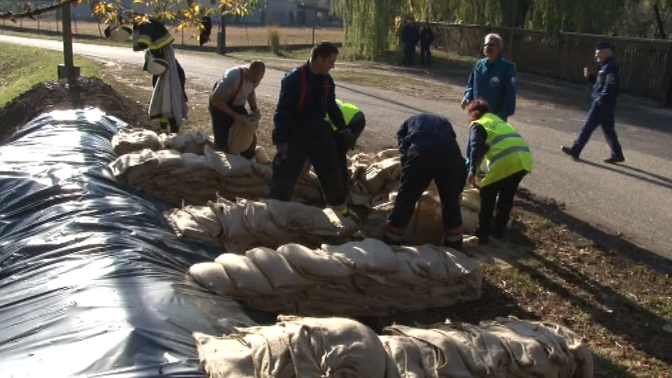 Kézi és gépi erővel küzdöttek az „áradás” ellen