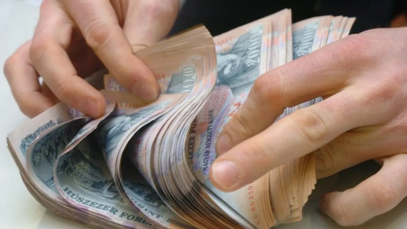 Zárul az olló: csökken a bérek közötti különbség