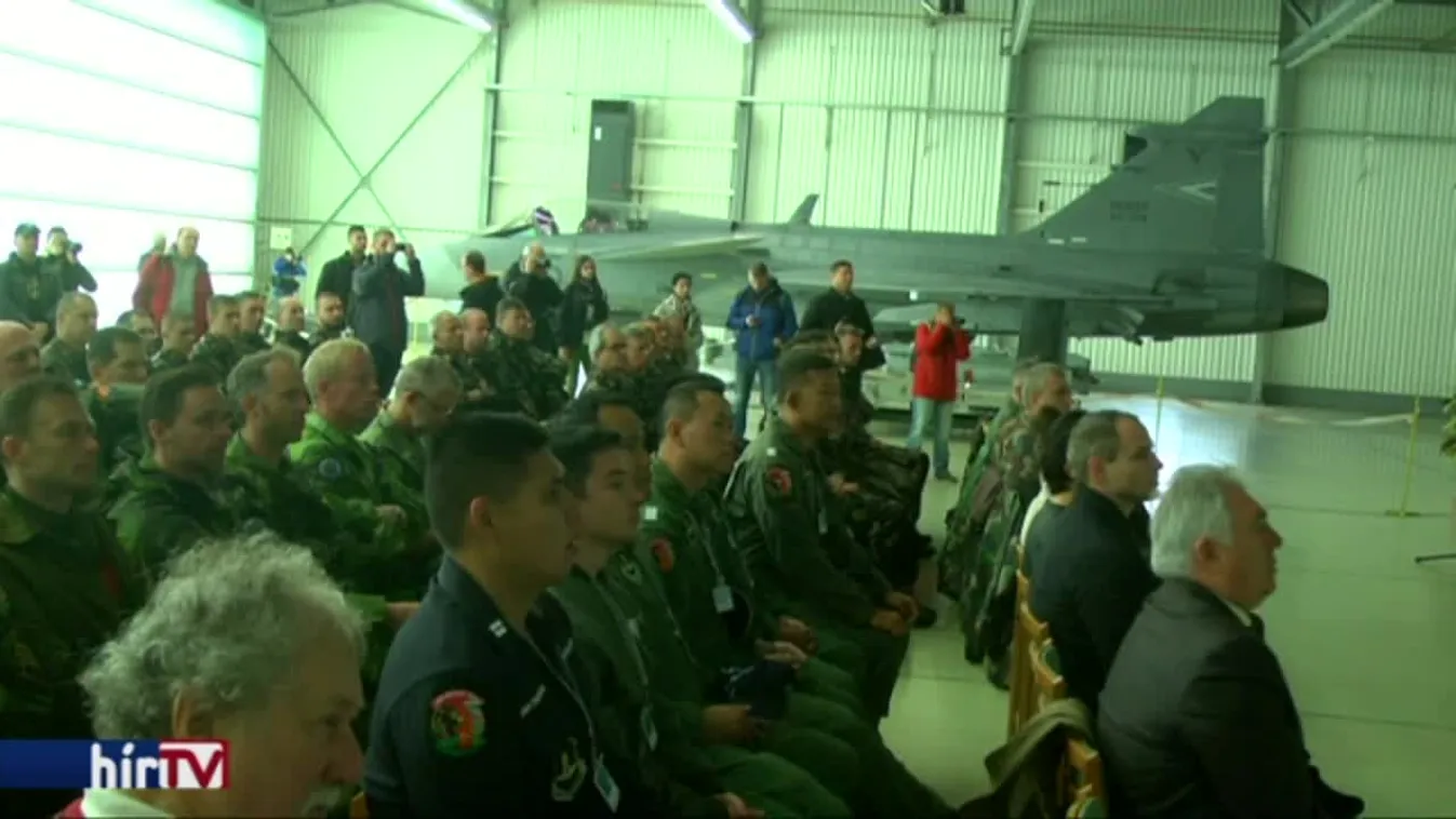 Hat ország legjobb vadászpilótái gyakorlatoznak Kecskeméten