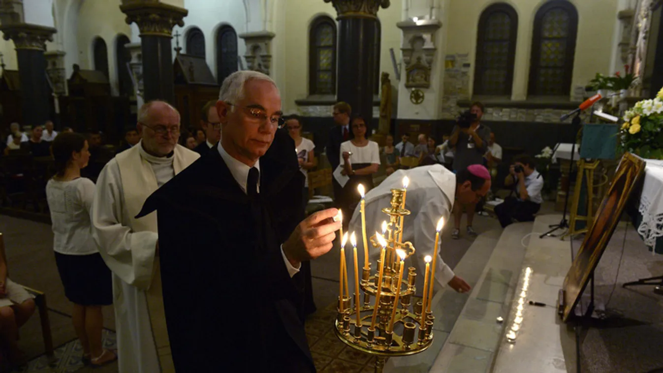 A parlamentből a szószékre