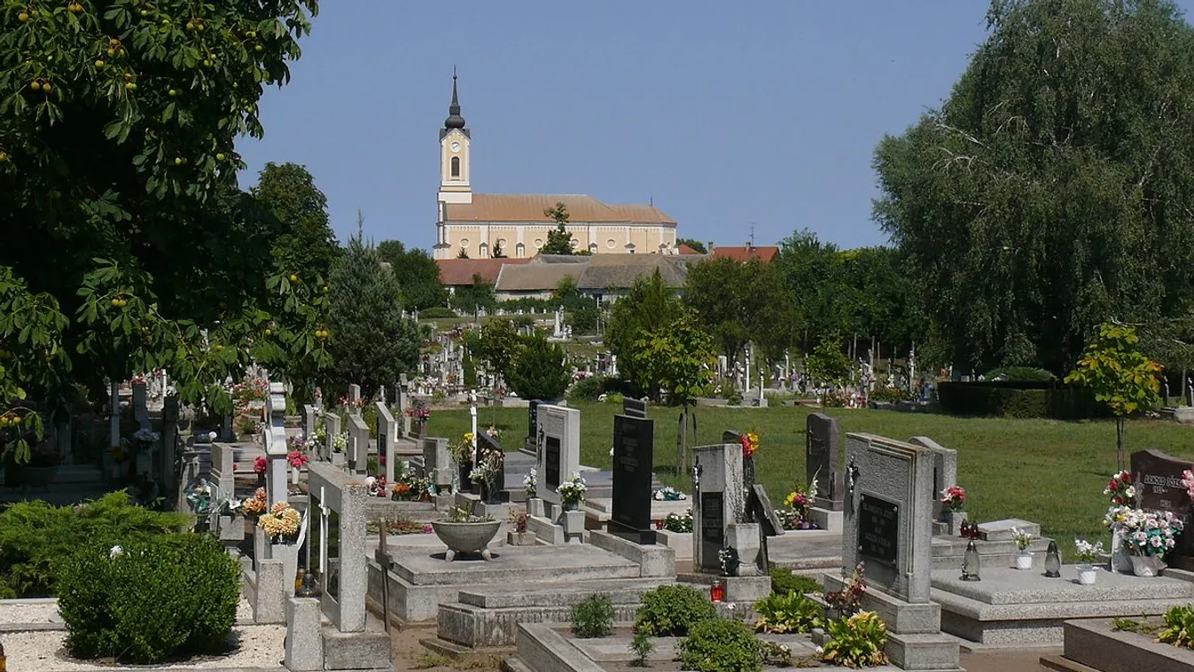 Hosszabb nyitvatartás a temetőkben