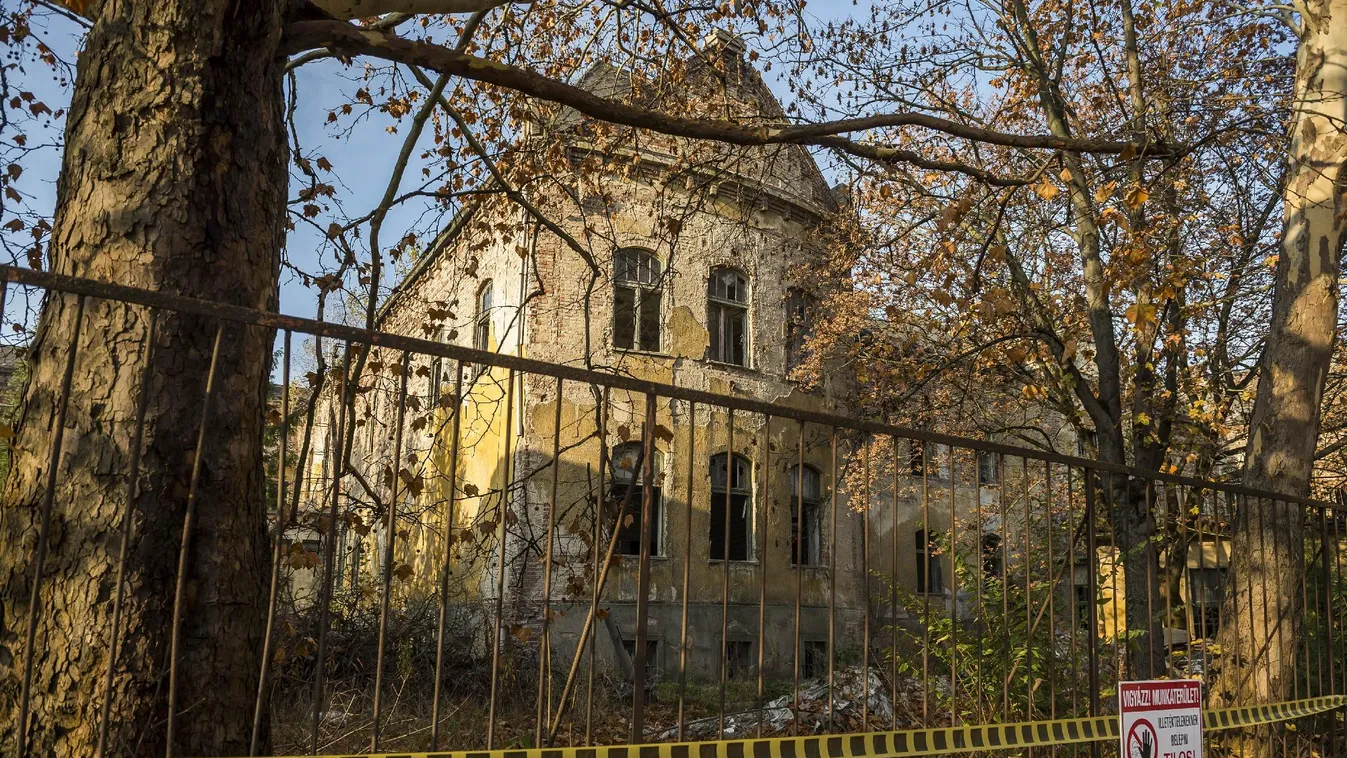 Kísértetkórházból katolikus gimnázium