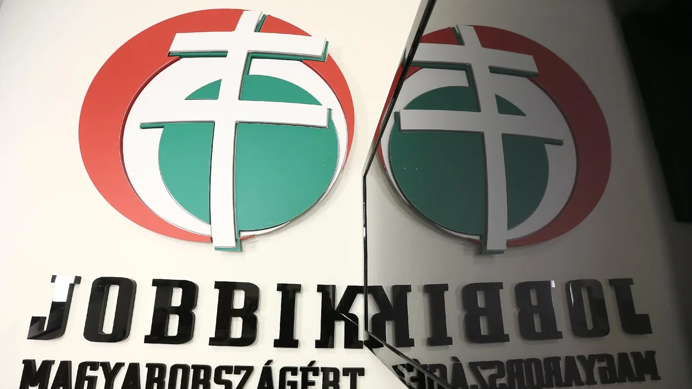 Azzal dicsekedett a jobbikos, hogy leütött egy zsidó nőt