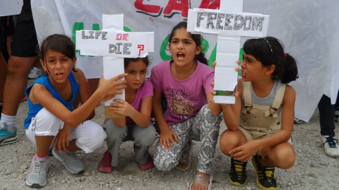 Szárazföldre léphetnek a Menekültsziget gyermekei