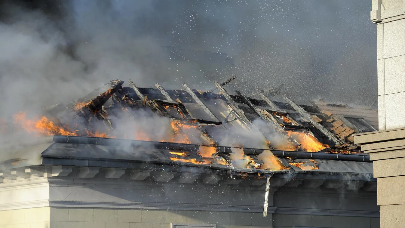 Leégett a Demokratikus Koalíció irodája