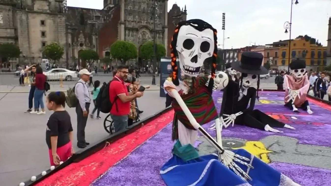 Felvonulással, zenével emlékeztek meg elhunyt szeretteikről