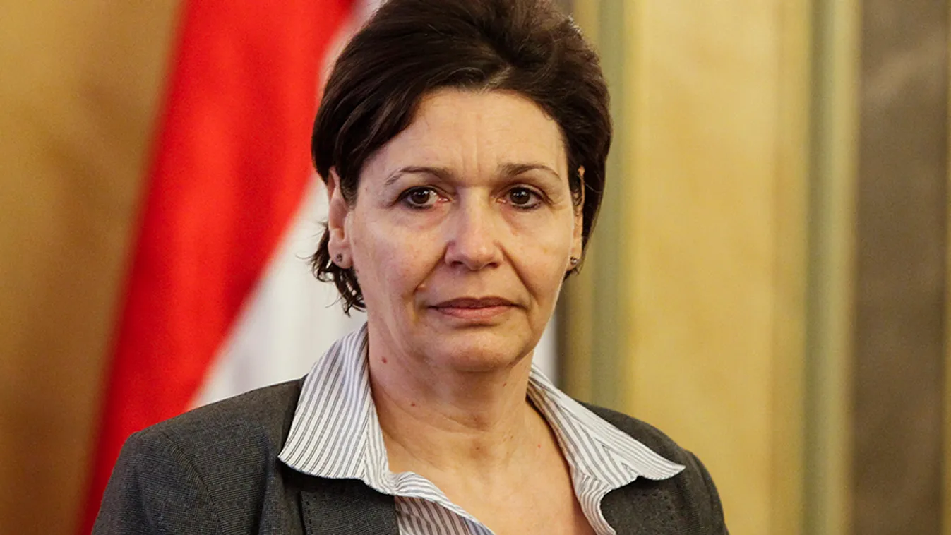 Bevezetnék a kancellária-rendszert a szakképzési centrumokban