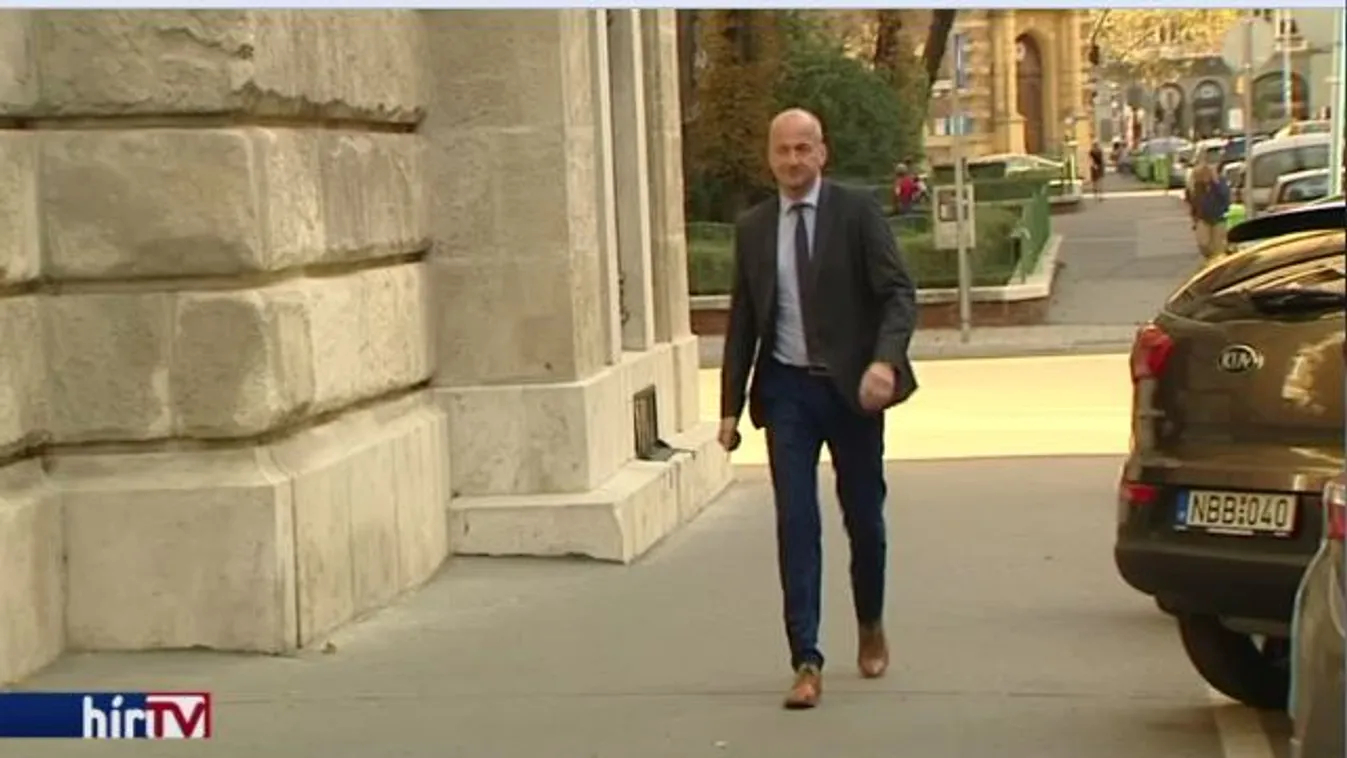 Ezekkel gyanúsítják az egykori szekszárdi Jobbik-elnököt