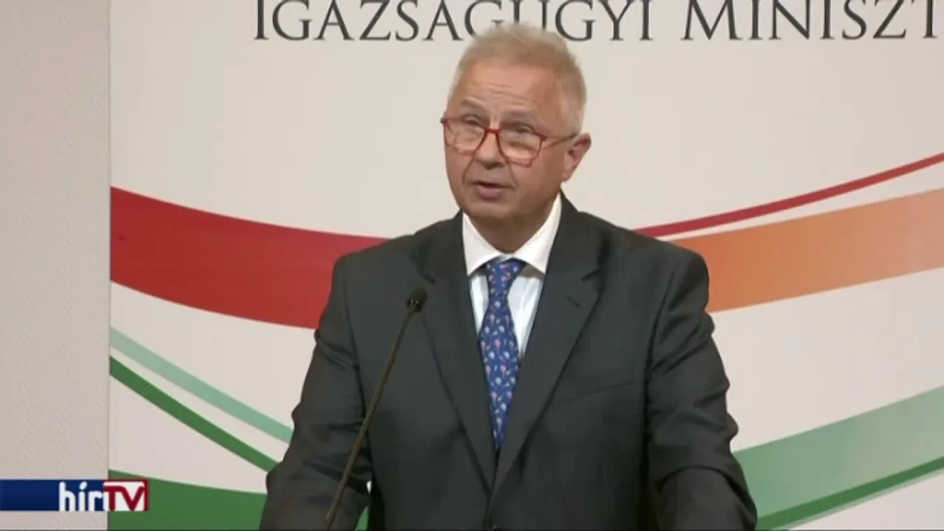 Trócsányi: Magyarország érdekét szolgálják a közigazgatási bíróságok