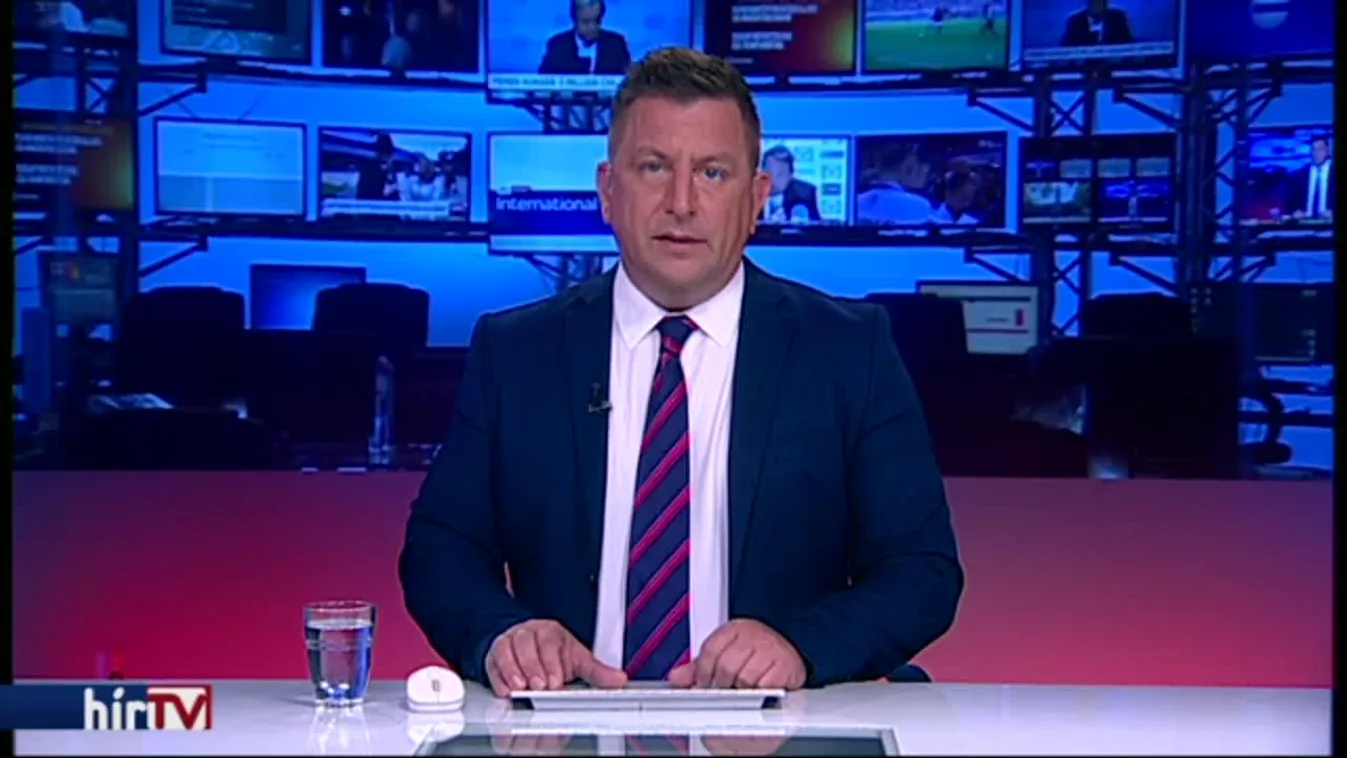 A politikai viszály miatt a biciklisek avatták fel a kerékpárutat