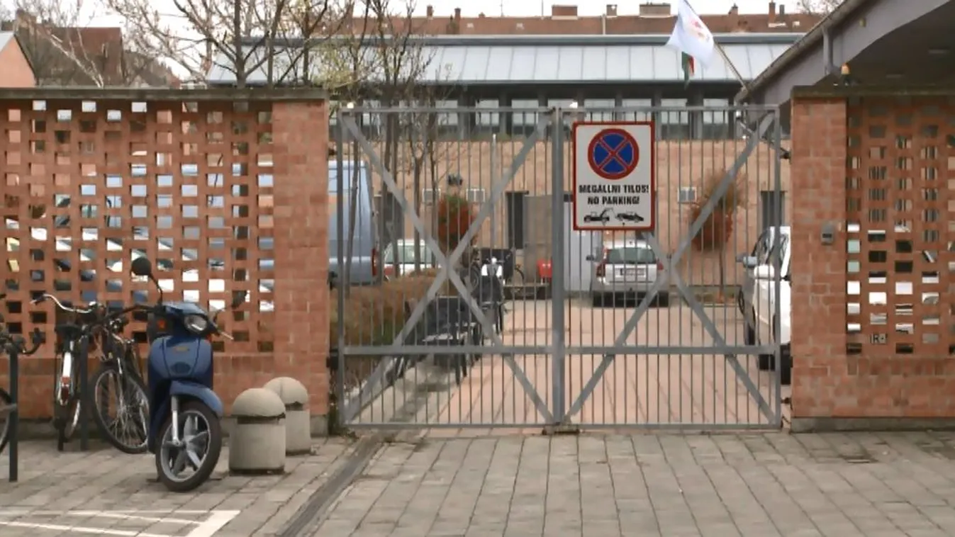 „Politikai hatásra dózerolták le a Mars téri pavilonokat”