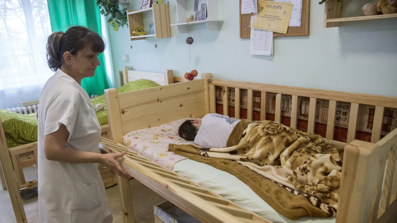 A kormány szerint folyamatos a béremelés