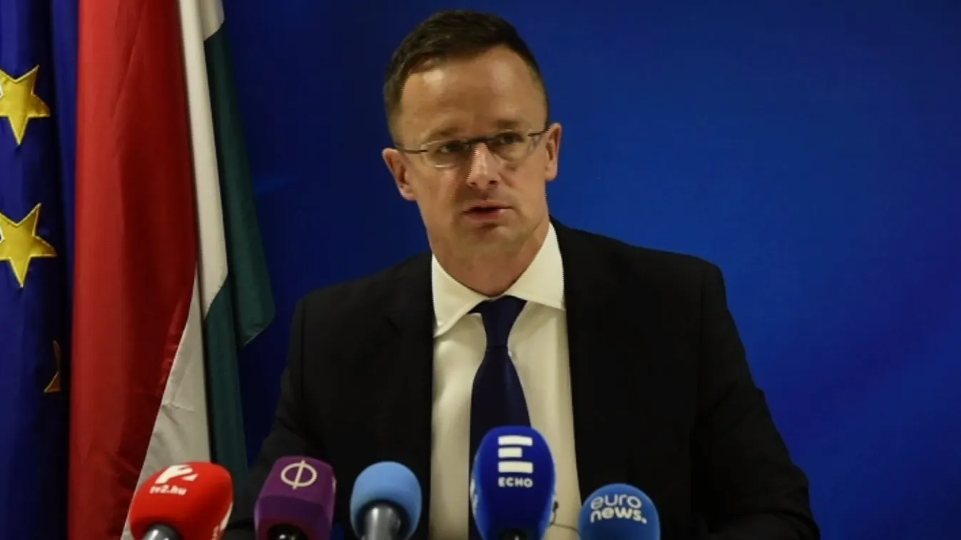 Migránskártya: „hány ilyen kártya kiadására került sor, milyen forrásból?”