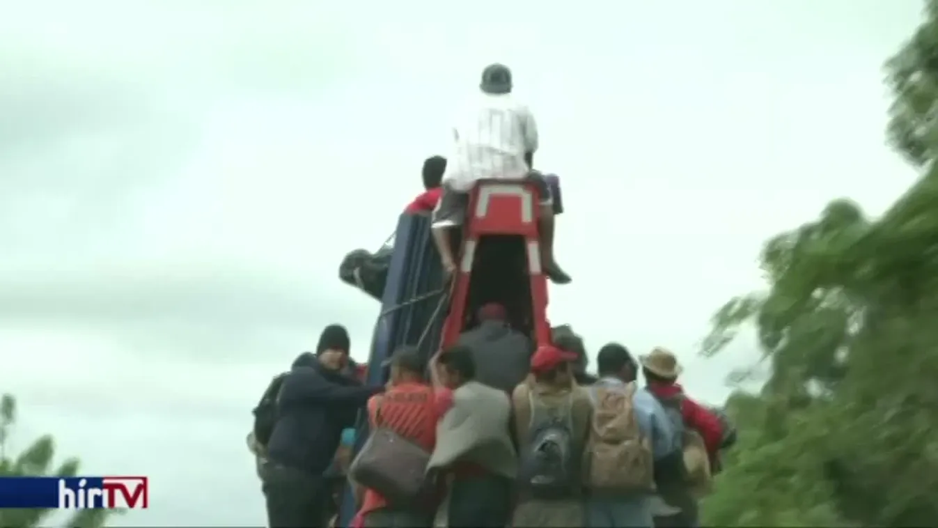 Trump: Gyönyörű látvány a szögesdrótkerítés