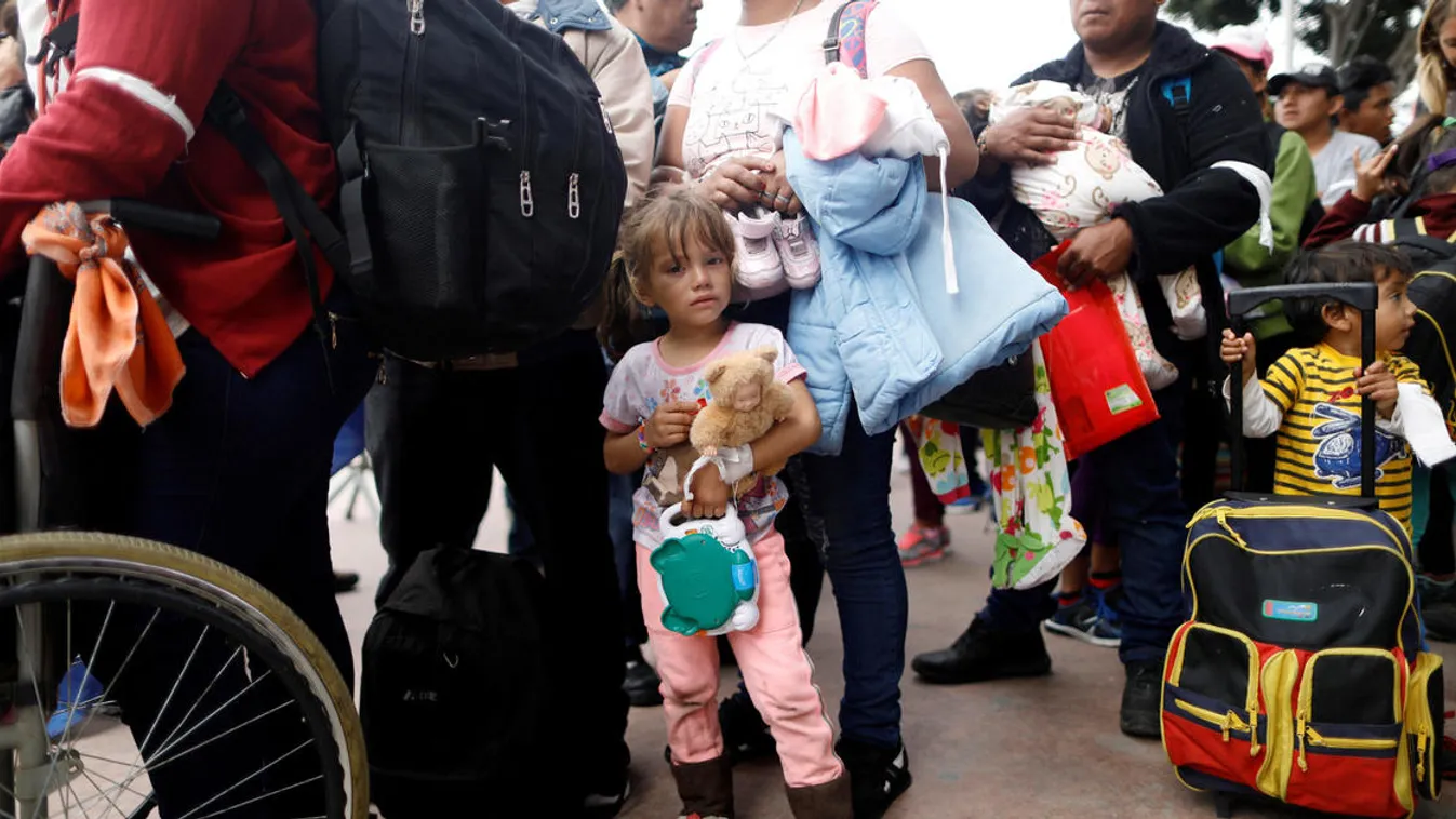 Közeledik az amerikai határhoz a migránskaraván
