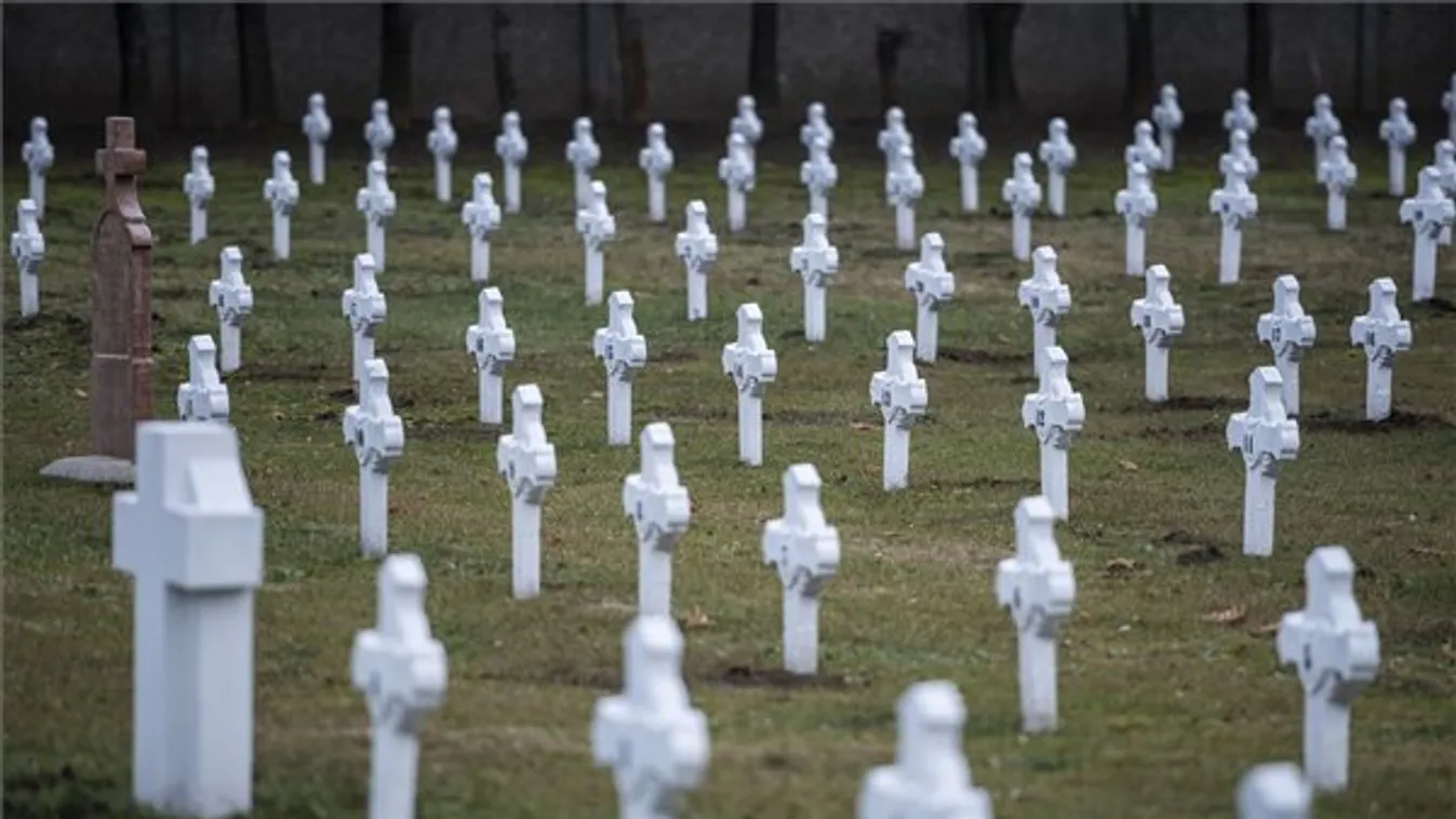 Átadták a felújított I. világháborús katonatemetőt Székesfehérváron