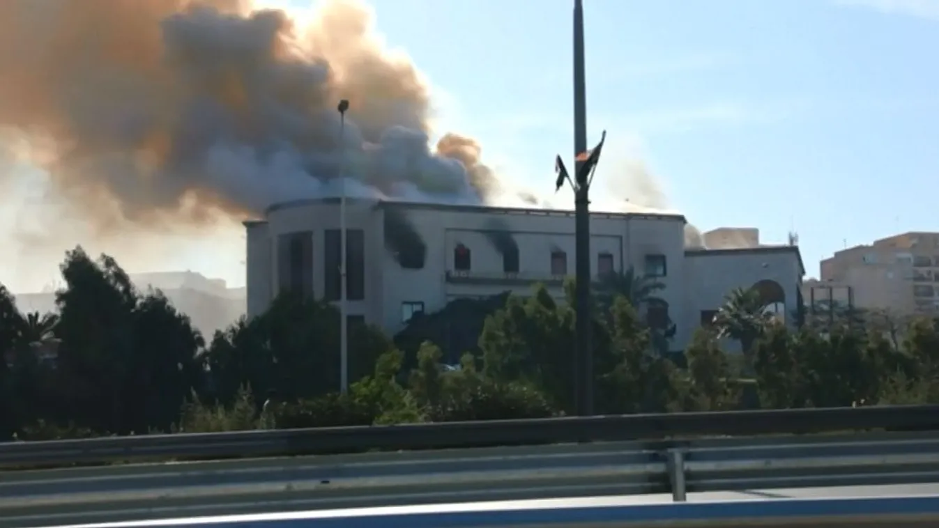 A külügyminisztérium előtt robbantottak