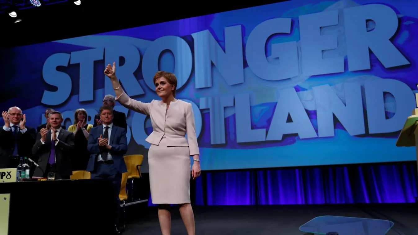 Újabb indítvány Theresa May ellen