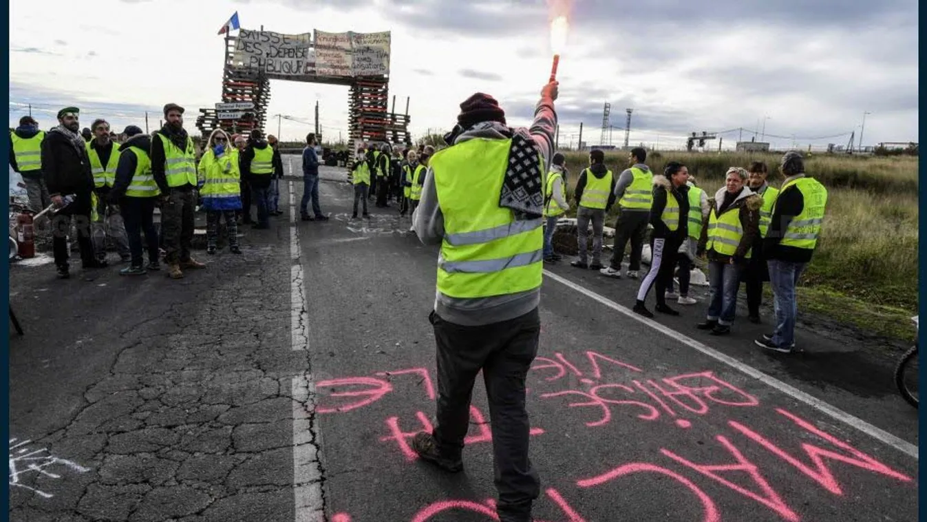 Folytatják a tiltakozást a sárgamellényesek