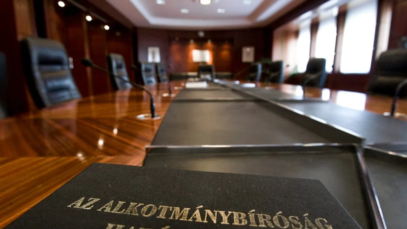 Ab: Nem ütközik nemzetközi szerződésbe a szolidaritási hozzájárulás