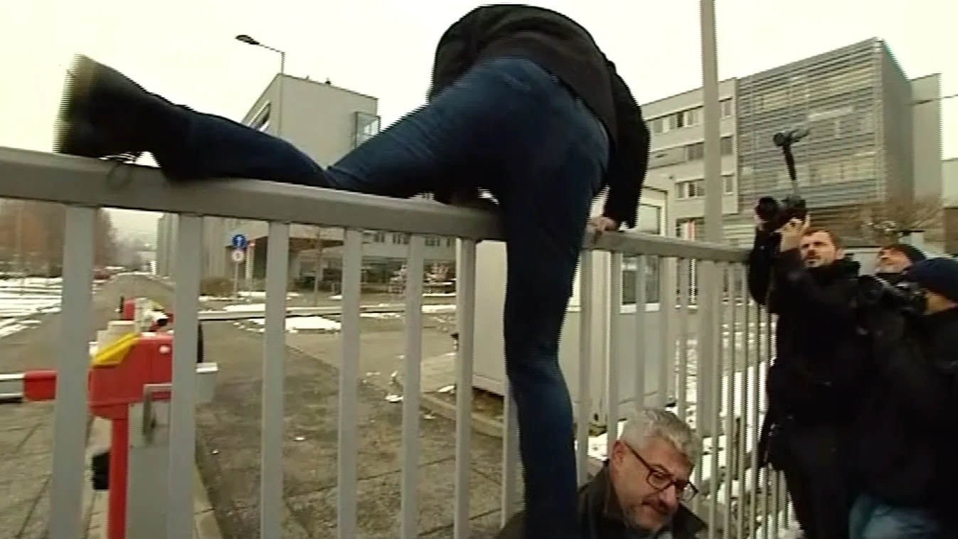 Birtokvédelmi eljárást indított a jegyző az MTVA székháznál