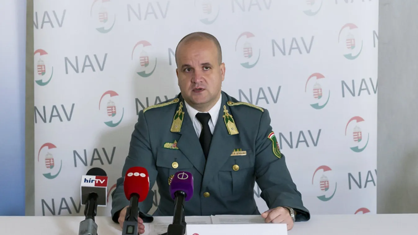 Gázspray és pisztoly került a NAV kezébe