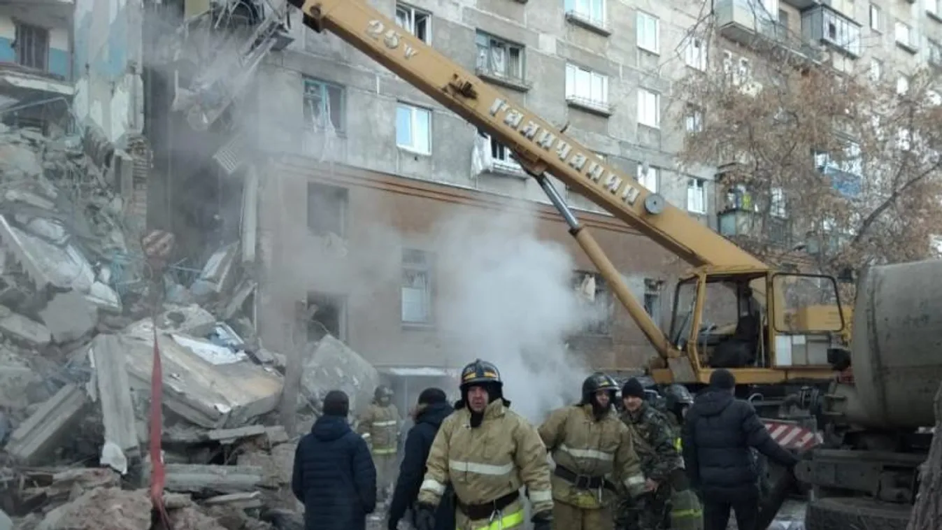 Legkevesebb négy ember veszítette életét a romok alatt