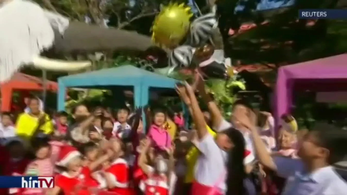 Egyedi bemutató keretében érkezett meg a Mikulás