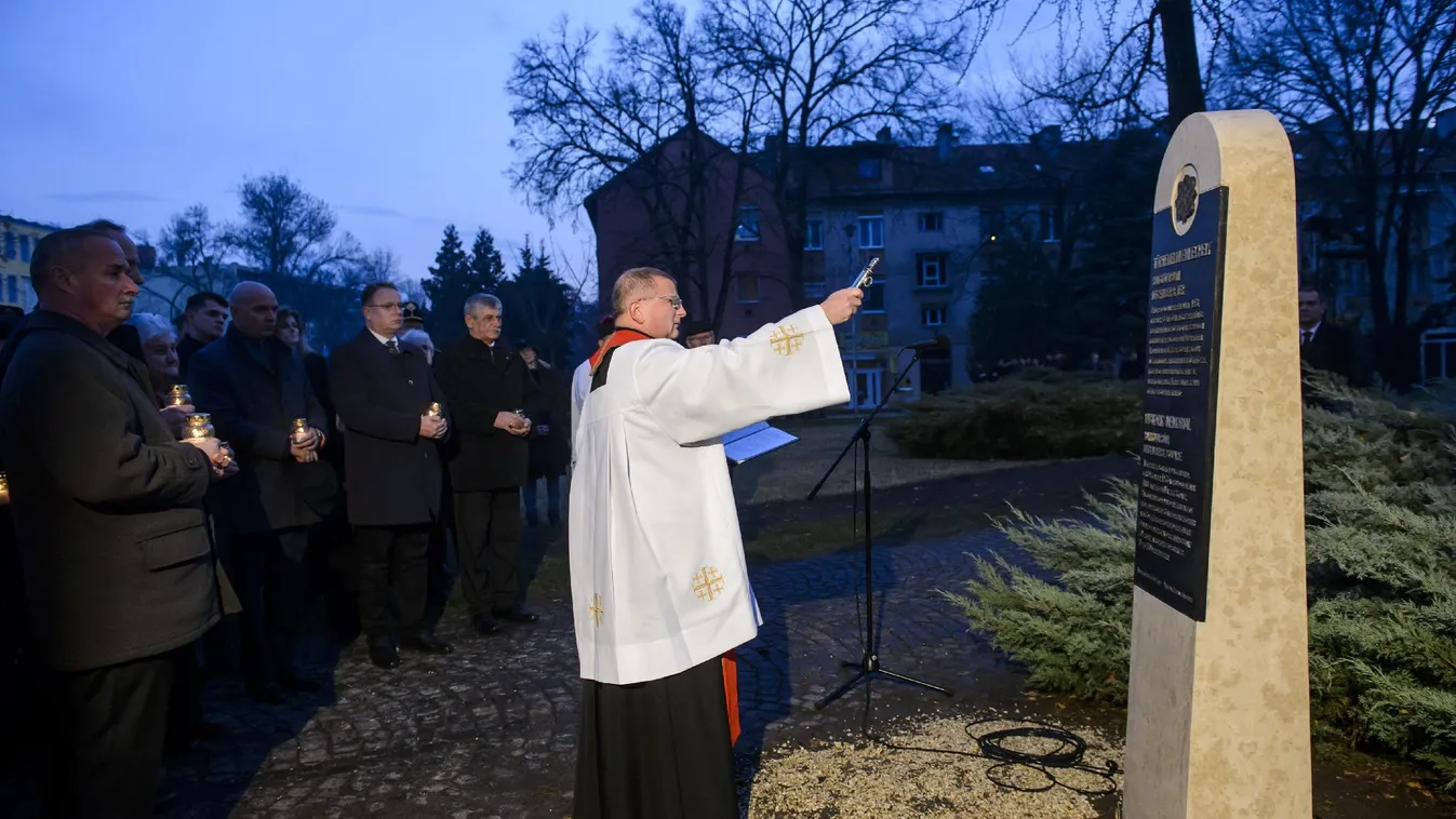Az 1956-os sortűz áldozataira emlékeztek Salgótarjánban