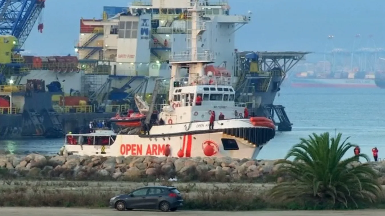 Már csak Madridban bízhatnak a segélyszervezet hajói