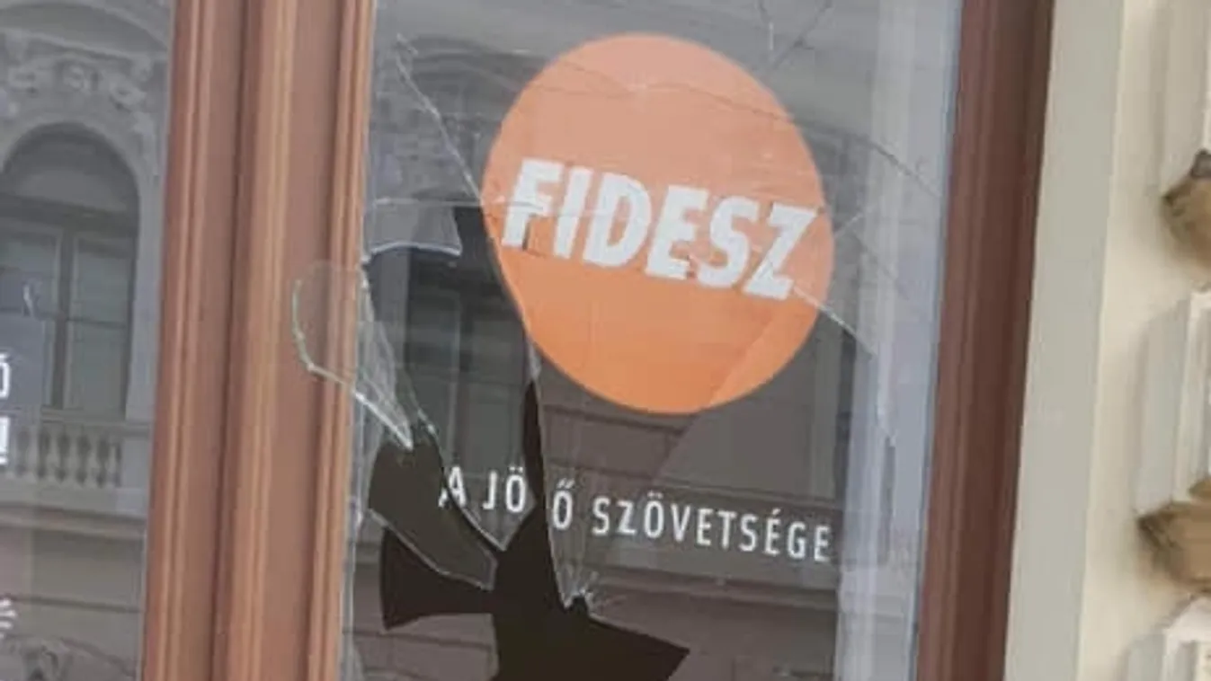 Téglát dobtak a szegedi Fidesz-irodára