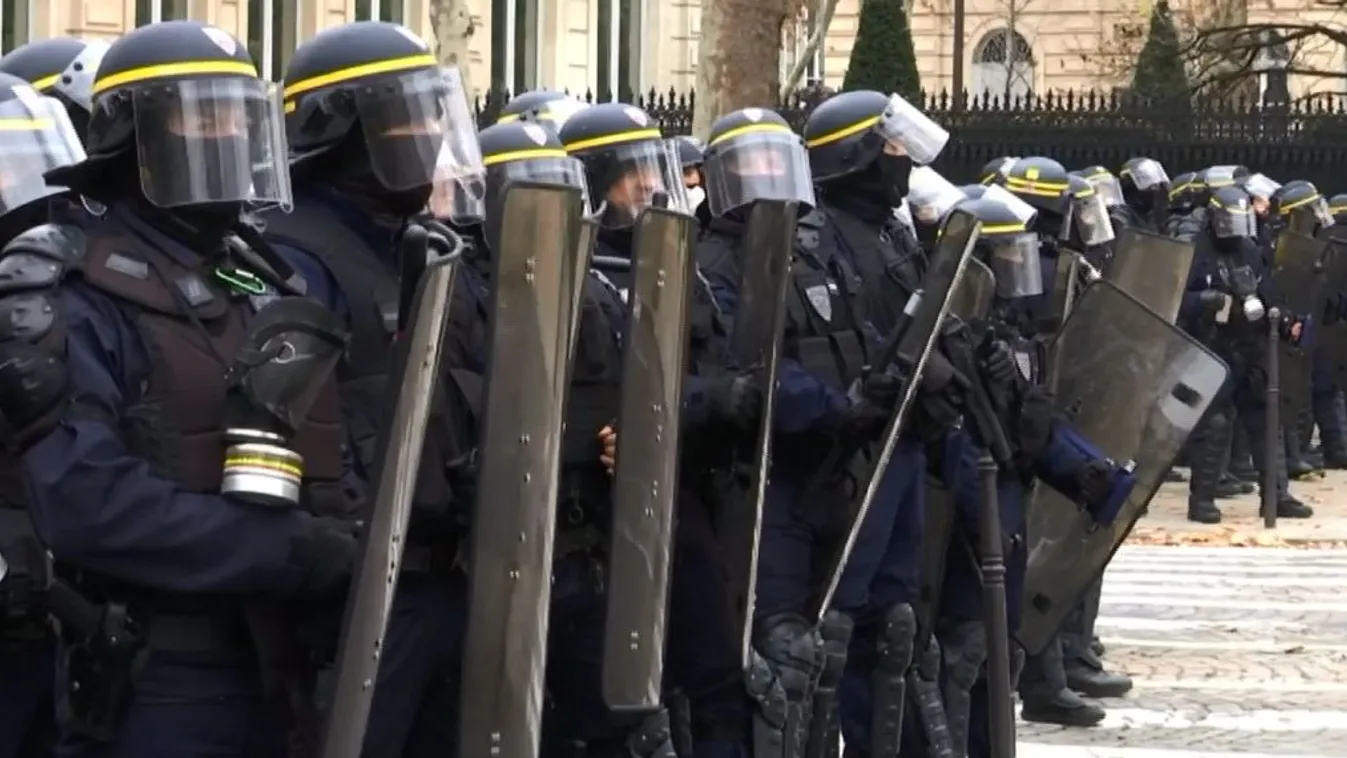 Fokozatos béremelésben részesülnek a rendőrök