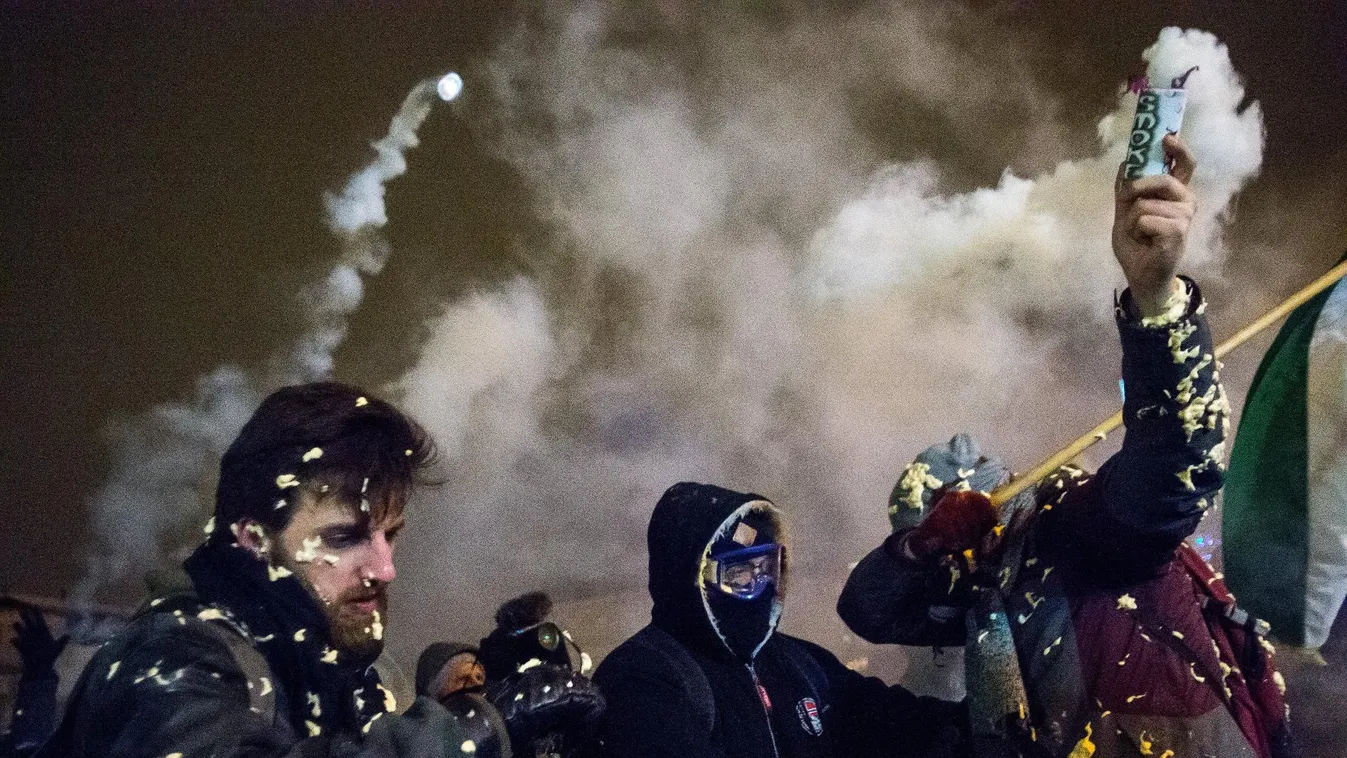 Őrizetbe vett tüntetők: 11 ember büntetett előéletű