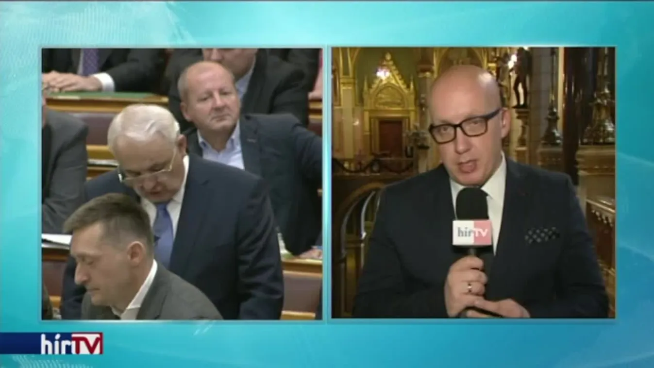 Ellenzékiek elállták az elnöki emelvény feljáratát