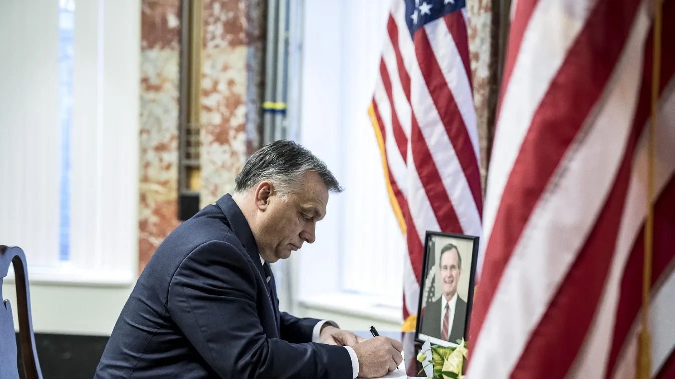 Orbán Viktor az amerikai nagykövetségen kondoleált