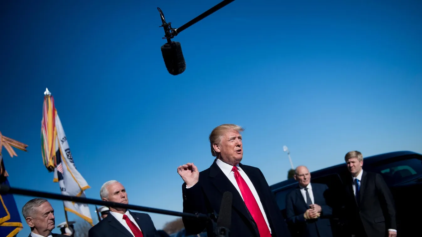 Távozik hivatalából Donald Trump kabinetfőnöke